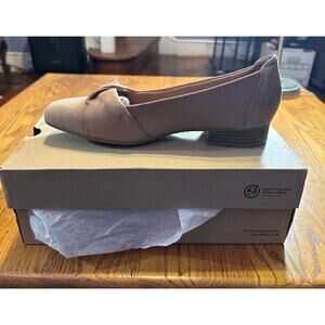 Women's Clarks Shoes - Size 10 Wide, Praline